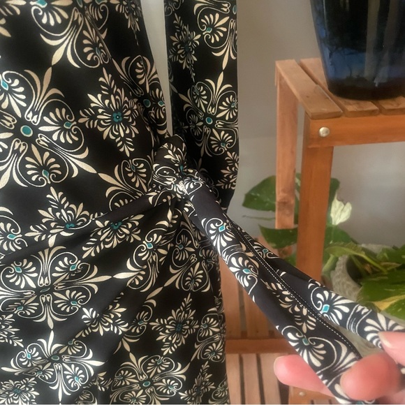 Max Studio Chic Midi Dress with built in side tie detail - Picture 3 of 7